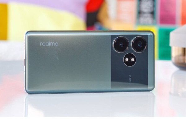 Обзор Realme GT 6T: смартфона убийцы флагманов с потрясающим дисплеем